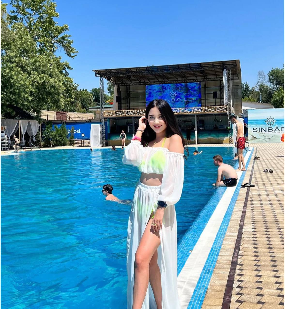 Esenler Escort Bayan Azra